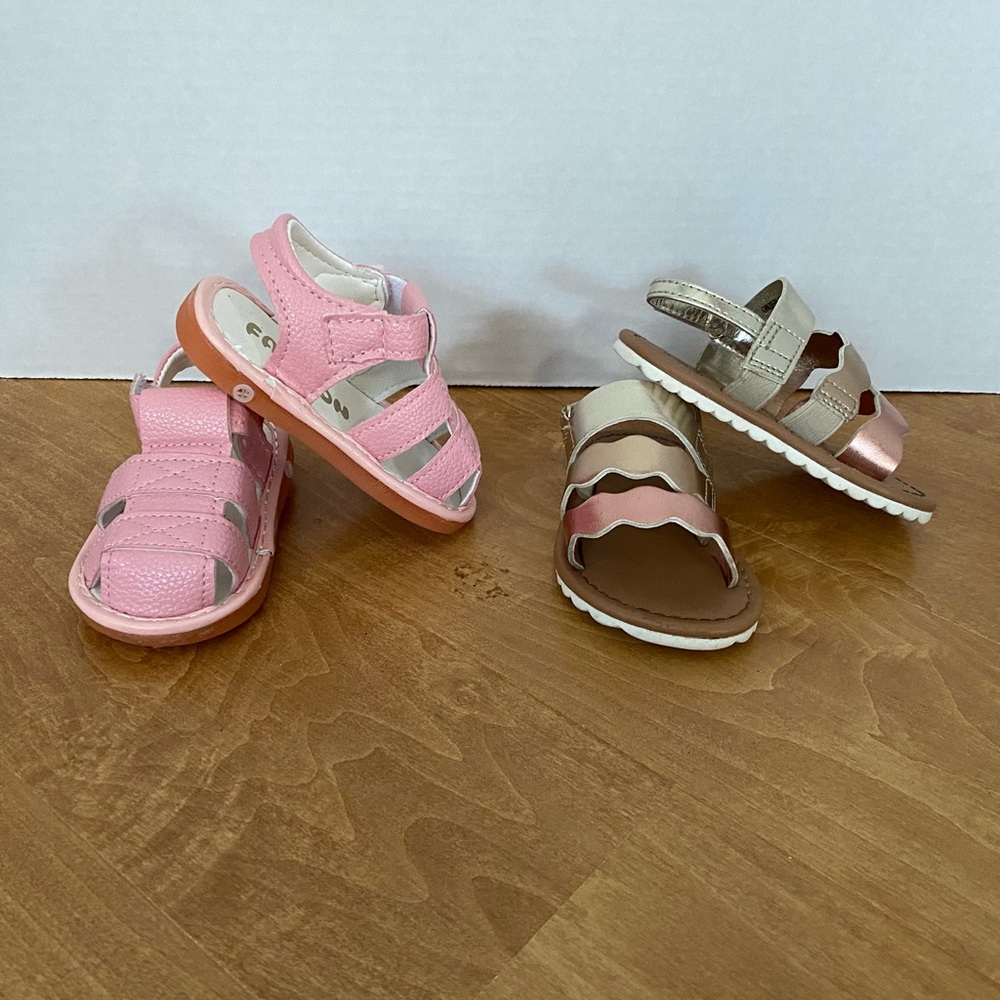 🐥Pair Pink & Rose Gold Girl’s Sandals Size 4